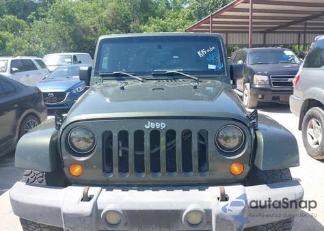 2008 Jeep Wrangler Sahara z USA, uszkodzony, nr VIN 1J4FA54108L594083